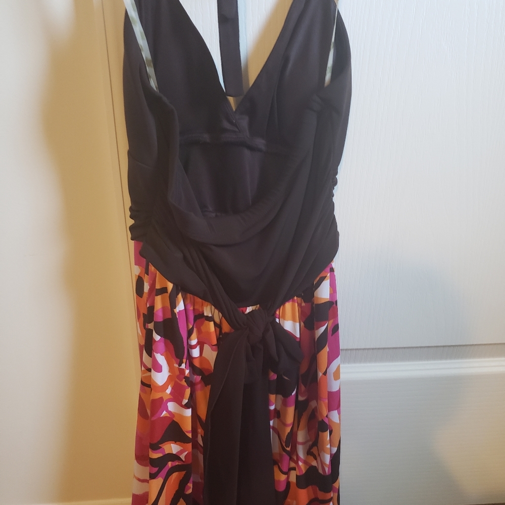 Halter dress - Picture 3 of 4